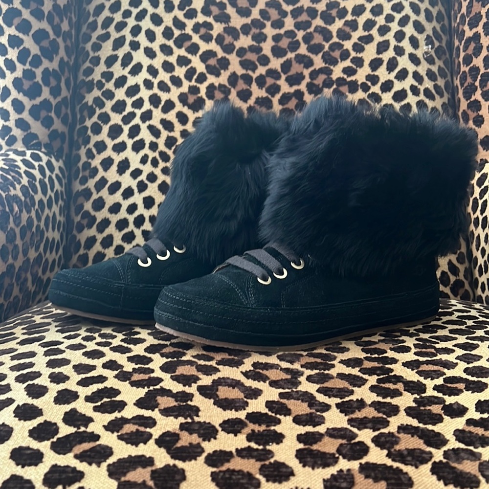 EUC UGG Women’s Antoine Fur Cuff Sneaker Black Size 10